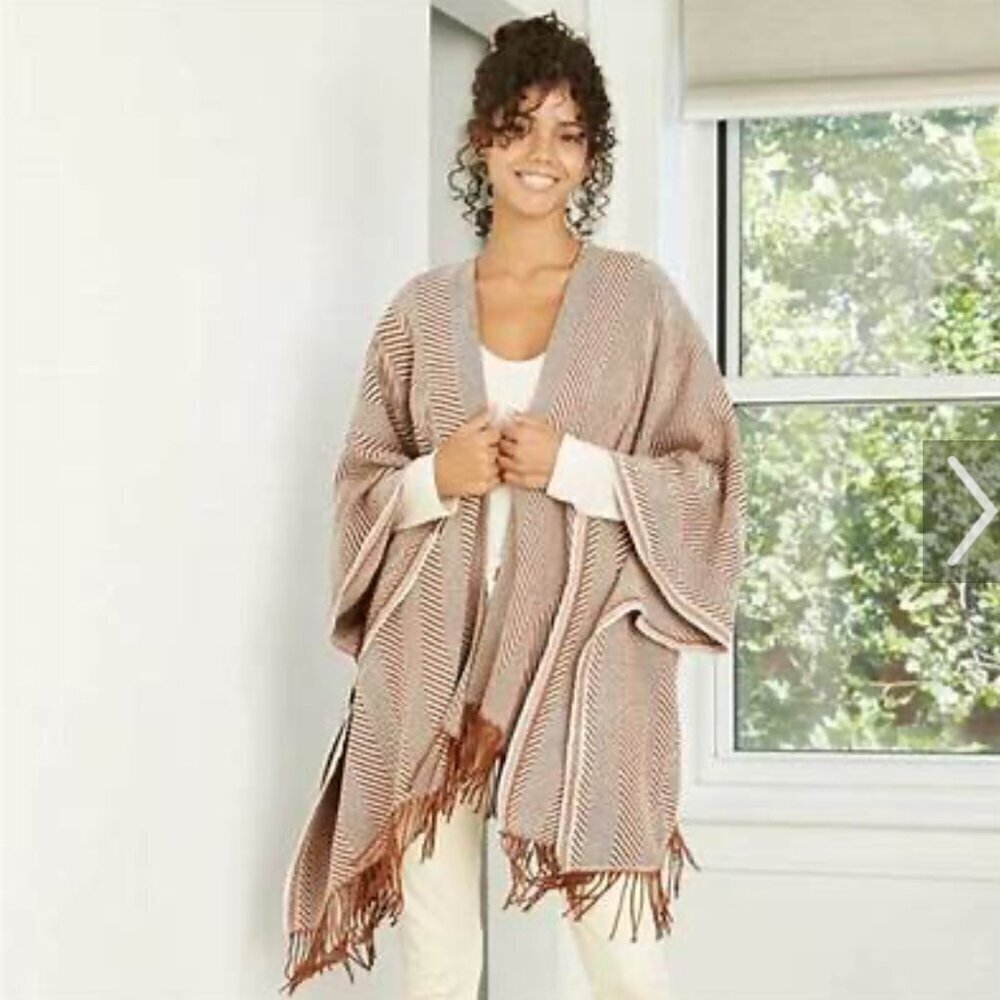 Universal Thread NWT Brown Herringbone Ruana OSFM Timeless Academia Ranchland